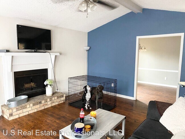 Foto del edificio - 3 br, 2 bath House - 811 E Oxford Lane