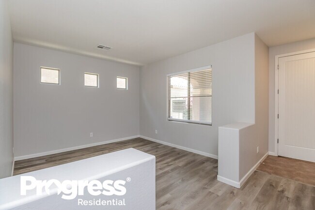 Building Photo - 1635 S Starling Dr