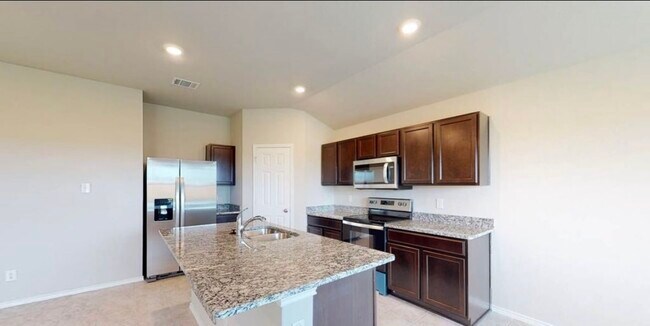 Building Photo - 1261 Lindsey Dr