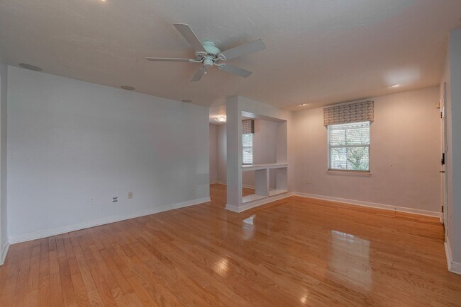 Building Photo - Charming Riverside Heights Rental – Update...