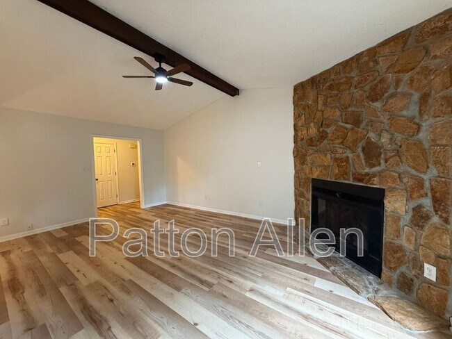 Foto del edificio - 105 Scottlynn Ct