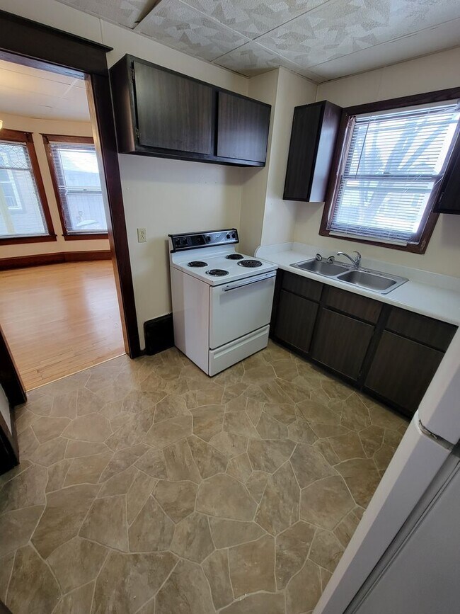 Foto del edificio - 543 N Division St