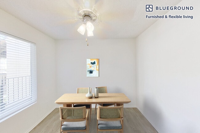 Foto del edificio - 823 Nordahl Rd