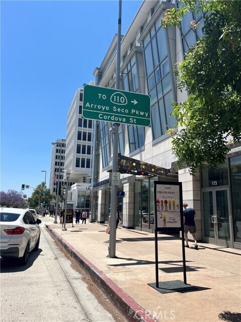 Foto del edificio - 175 S Lake Ave