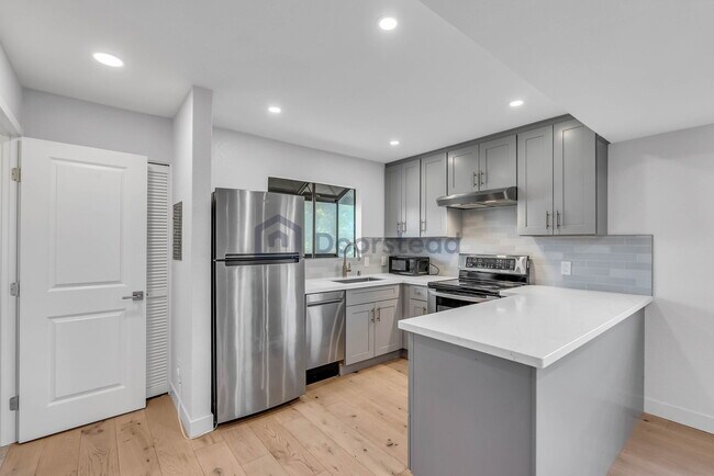 Building Photo - 6953 Chantel Ct