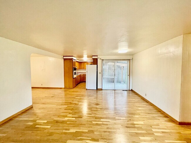 Foto del edificio - We have the wonderful 3 bed/2 bath you’ve ...