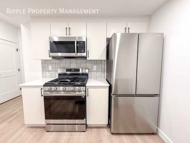 Photo du bâtiment - Modern 1 Beds, 1 Baths Basement/Lower | Av...
