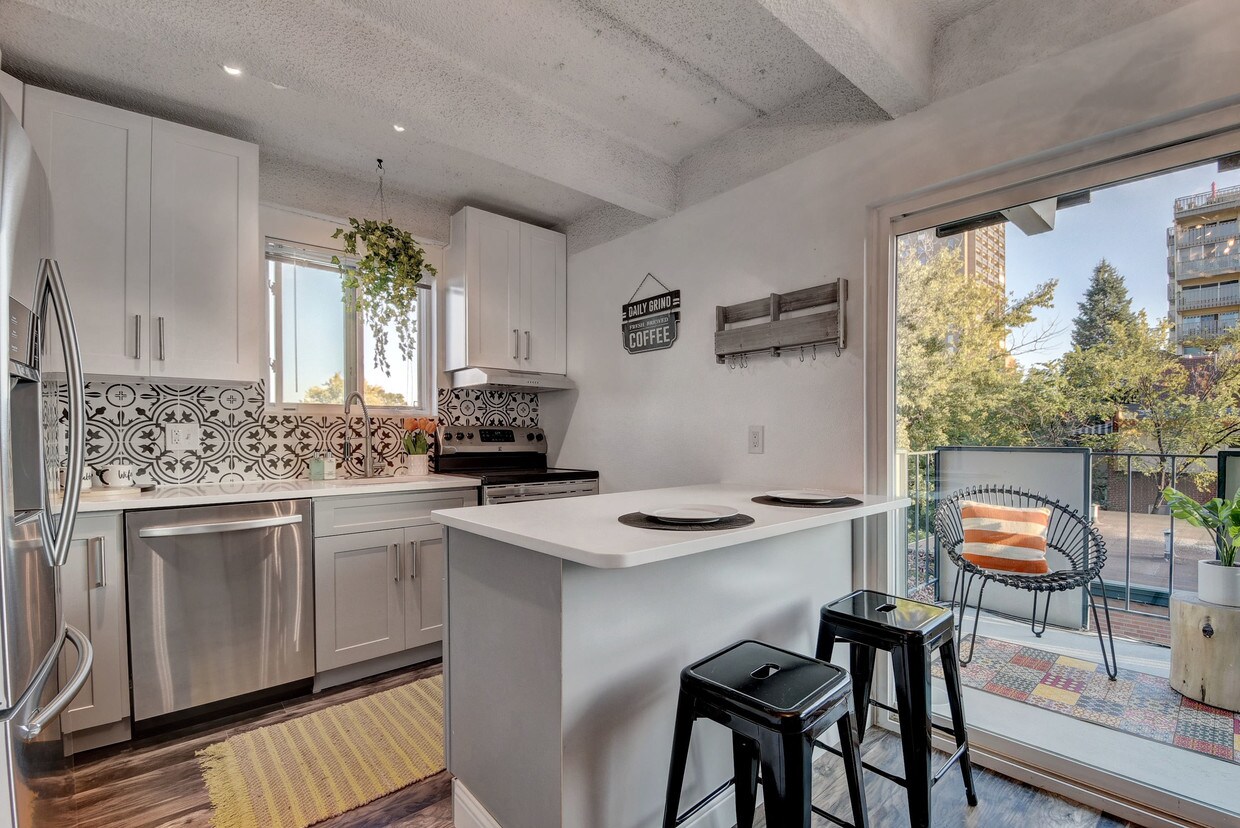 Foto principal - 1265 Race St
