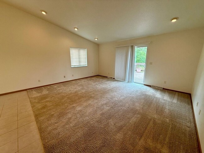 Building Photo - 149913-149913 Wineberry Ln
