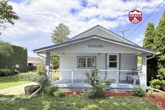 Building Photo - 5685 S Elmwood St