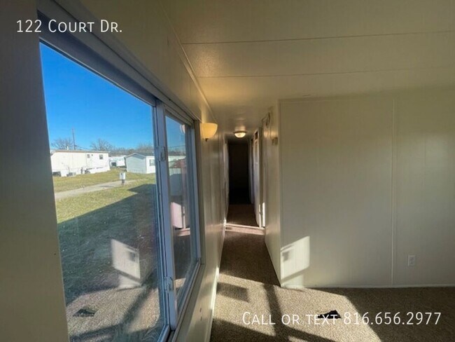 Foto del edificio - 122 Court Dr