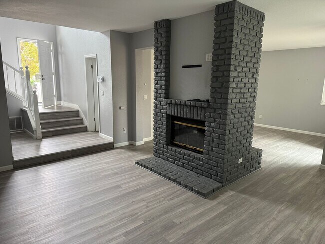 Foto del edificio - Remodeled 4-bedroom Oakley Rental Opportunity!