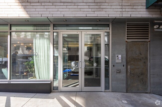 Foto del edificio - FIFTY Franklin