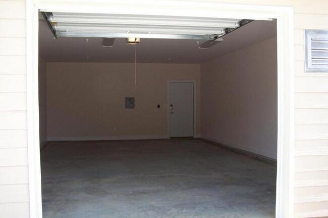 Building Photo - 810 Astron Ln