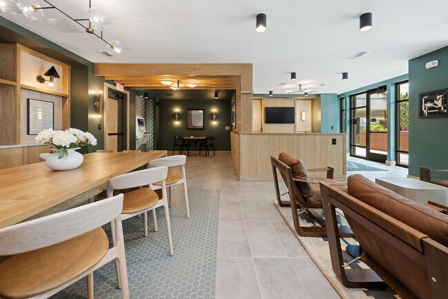 Sala Club - Alexan Moto