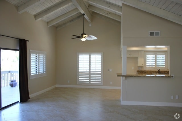 Building Photo - 24672 La Cresta Dr