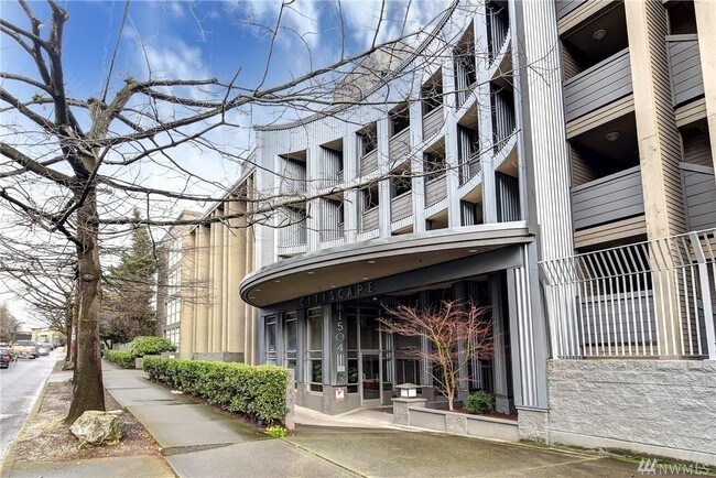 Foto del edificio - 1504 Aurora Ave N