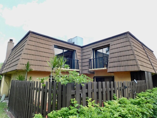 Building Photo - 4155 Turnberry Cir