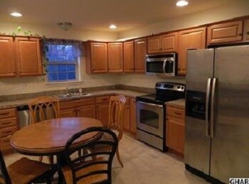 Building Photo - 6392 Creekbend Dr