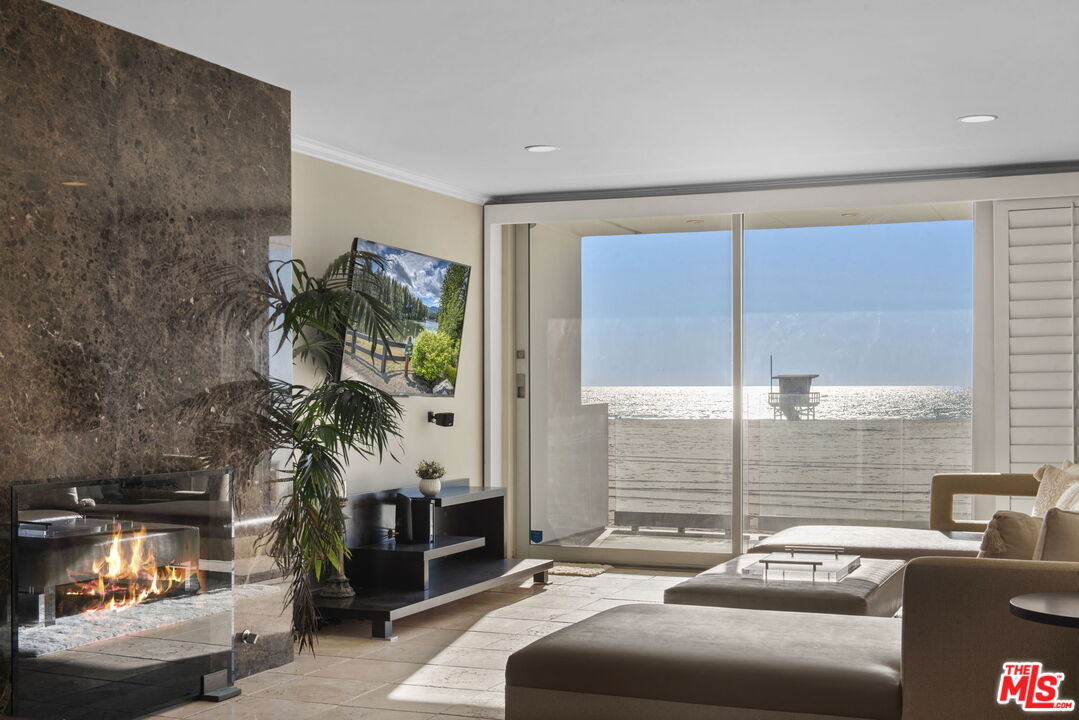 Primary Photo - 4 Jib St