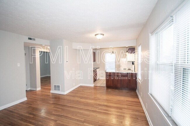 Foto del edificio - 146 E 19th St