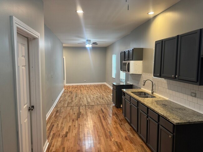 Foto del edificio - 5536 S Perry Ave