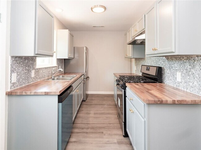 Foto del edificio - 2524 Glen Springs Way