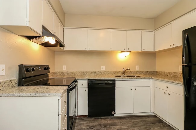 Foto del edificio - 2211 Lavern St