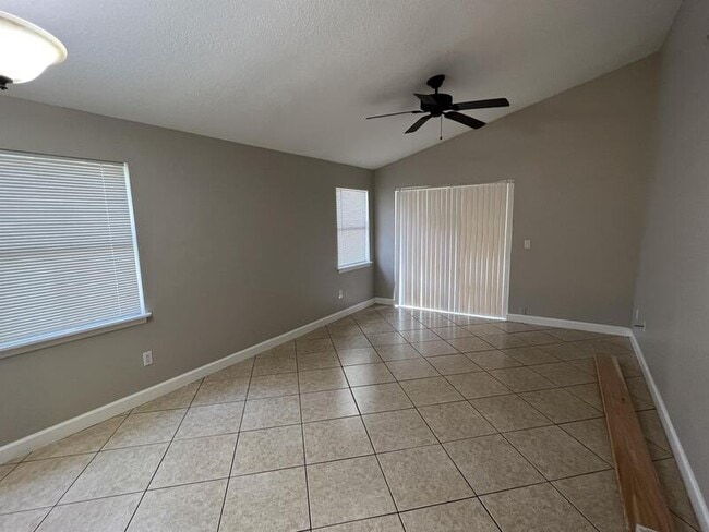 Foto del edificio - 11644 Sarita Ct
