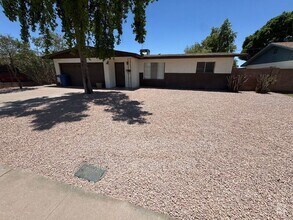 Building Photo - 1227 E Concorda Dr