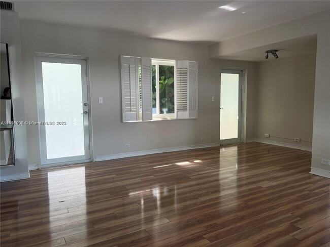 Building Photo - 9920 Collins Ave