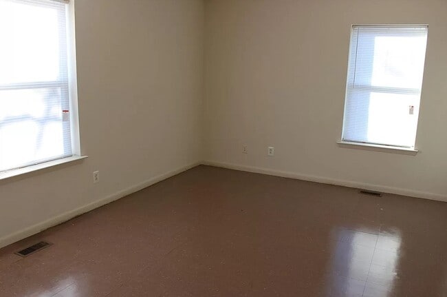 Photo - 885 N 42nd St House