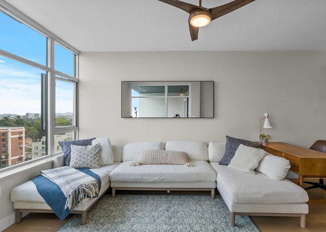 Building Photo - 475 Redwood St