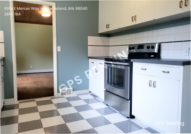 Building Photo - Rare Mercer Island Retreat – Available Now!