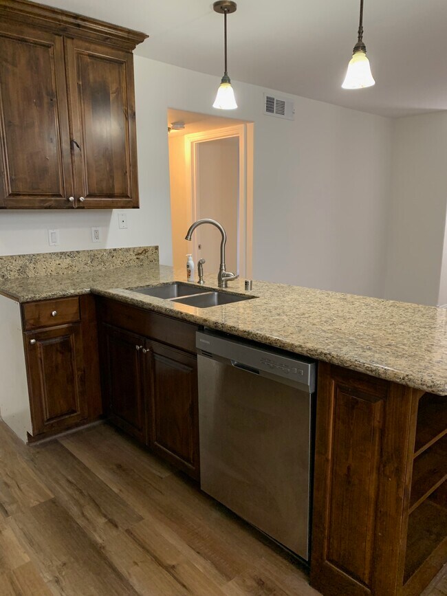 Foto del edificio - 2979 Juniper Hills Blvd