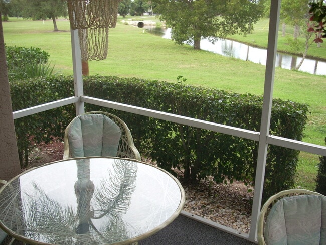 Foto del edificio - 232 Pebble Beach Blvd