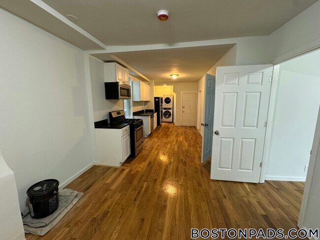 Foto del edificio - 506 E Broadway