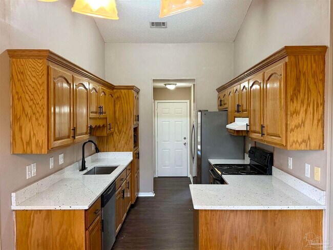 Foto del edificio - 4316 Bayou Ridge Dr