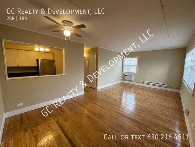 Building Photo - ***CRYSTAL LAKE LOCATION / 2 BDRM / 1ST FL...