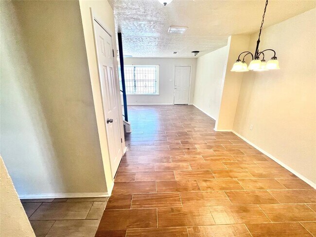 Foto del edificio - 6983 Chasewood Dr