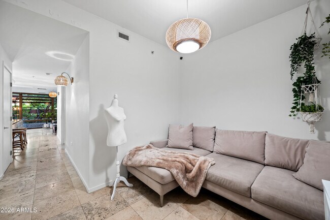Foto del edificio - 7151 E Rancho Vista Dr