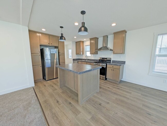 Building Photo - 400 Sulphur Bank Dr