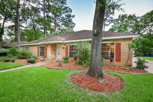 Building Photo - 2910 Colonial Dr
