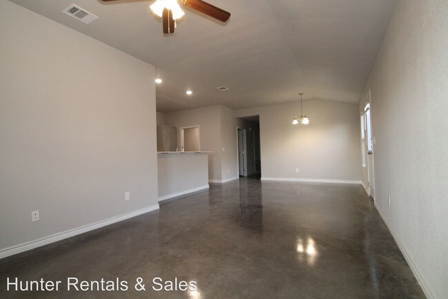 Building Photo - 312 Lowes Blvd