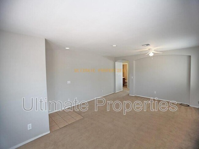 Building Photo - 7231 N 75th Dr
