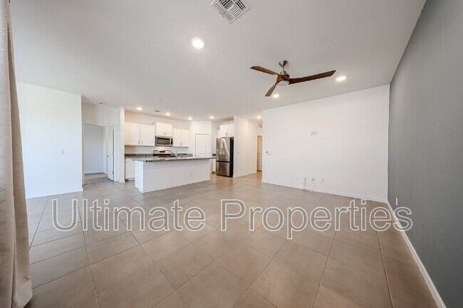 Building Photo - 14466 W Hackamore Dr