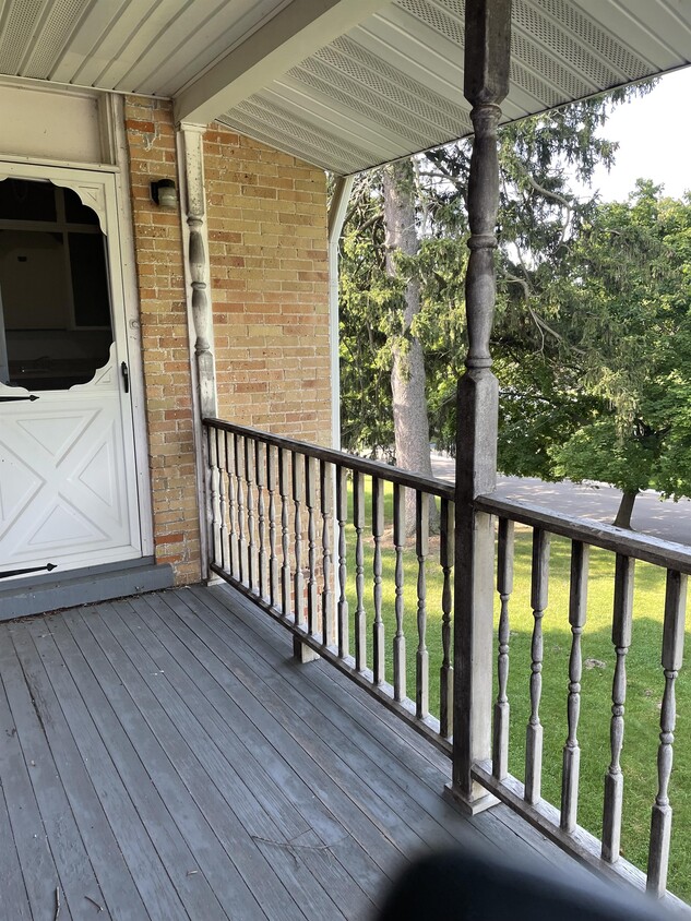 101 Riverdale St Unit 3, Hillsdale, MI 49242 Room for Rent in