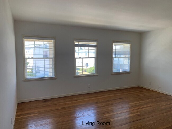 Building Photo - 264 La Verne Ave