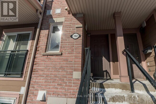 Photo du bâtiment - 4975 Southampton Dr