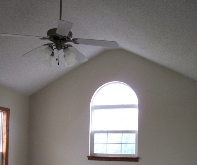 Building Photo - 816 SW Peach Tree Ln